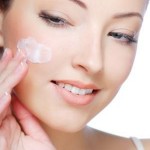 2009_0709_shutterstock_face_moisturizer.jpg 2009_0709_shutterstock_face_moisturizer.jpg