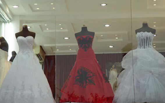 wedding-dresses-Bridal-Bouquets-ideas-rings-happy-love-romantic-19