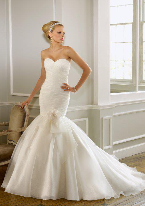 wedding-dresses-Bridal-Bouquets-ideas-rings-happy-love-romantic-21