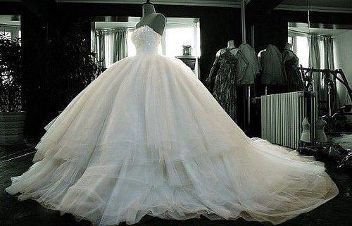 wedding-dresses-Bridal-Bouquets-ideas-rings-happy-love-romantic-24