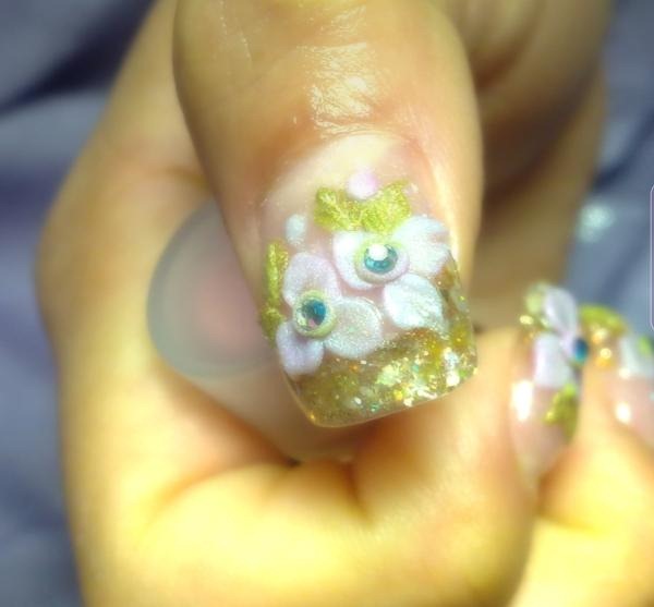 mareva-nail-art