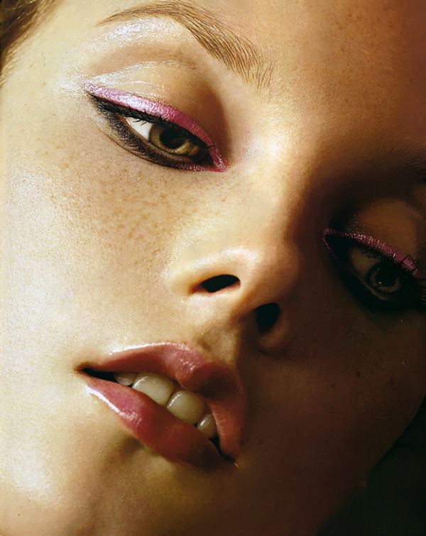 IlonaKuodiene_Flair_Apr2006_PatricShaw_pink-eyeshadow
