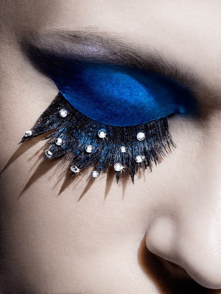 peacock-blue-eye-makeup