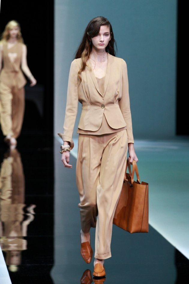 emporio-armani-runway-milan-fashion-20120920-052720-427