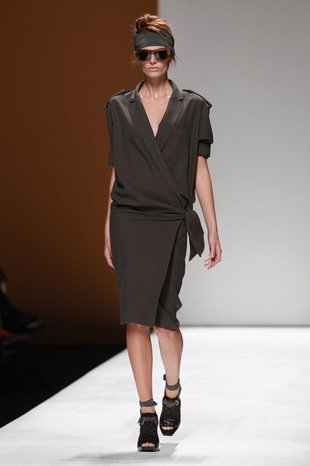 max-mara-runway-milan-fashion-20120920-025030-537