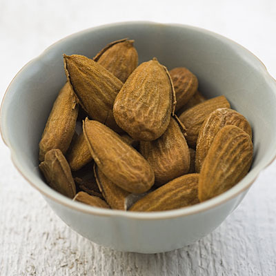 almonds-superfood-dieta-ushqime-food