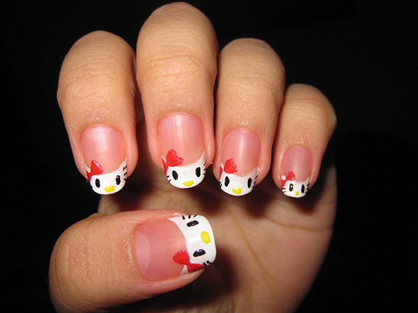 hello-kitty-nail-art