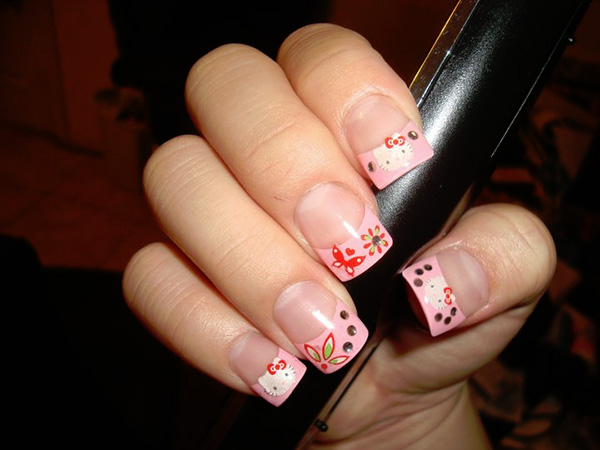 hello-kitty-nail-painting